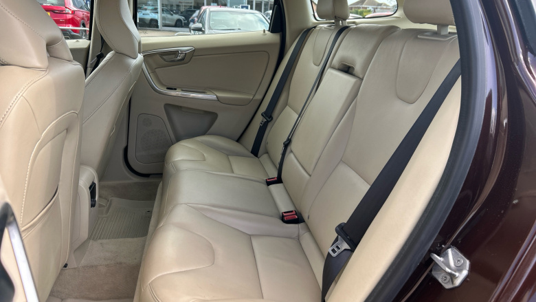 Volvo Xc60 D5 [220] SE Lux Nav 5dr AWD Geartronic Diesel Estate